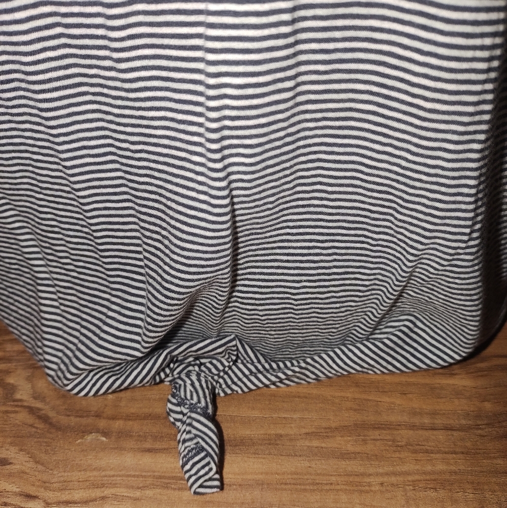 Universal Thread Top - Picture 3 of 5